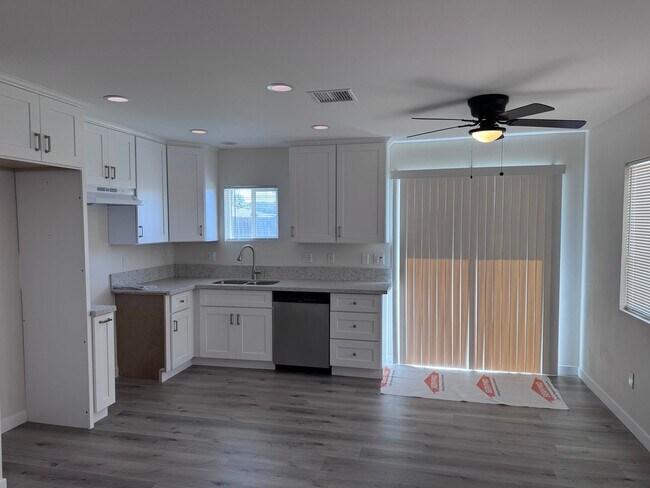 Photo - 3 Bedroom, 1 Bath Home, Fully Renovated