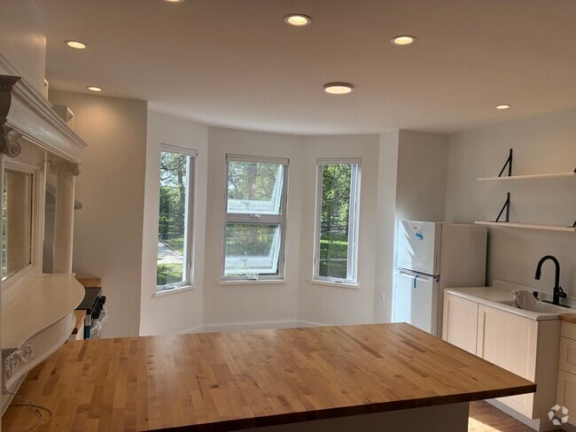 Building Photo - 445 S 51st St Unit 2 Rental