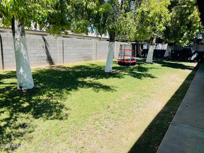 Photo - 4601 N 12th Ave Unidad Apt 2