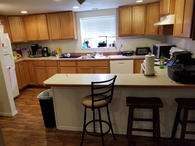 Photo - 430 NE Kamiaken St