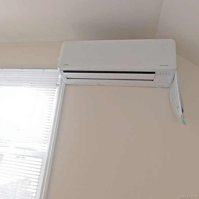 Photo - 48-43 201st St