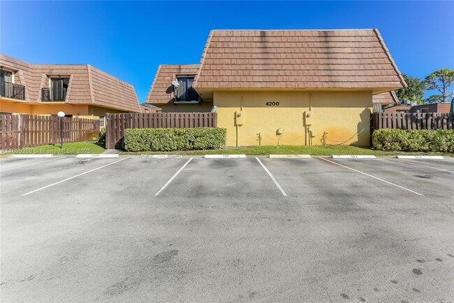 Photo - 4200 Turnberry Cir Casa