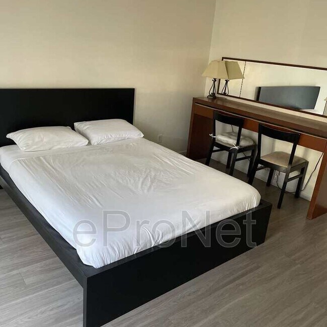 Photo - 4650 Koval Ln