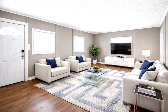 Photo - 2343 St Peter St