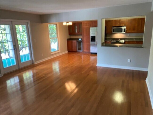 Photo - 3125 Colonial Way Unidad G