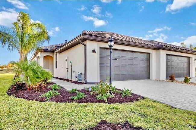 Building Photo - 15519 Sunny Day Dr Rental