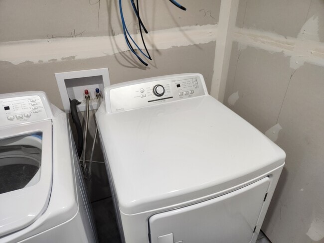 Building Photo - 1816 D Avenue Unit 1816B