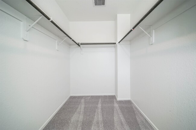 Photo - 2118 Fisher Bnd Dr