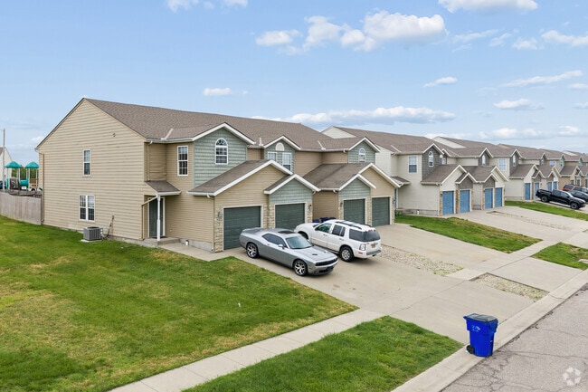 Building Photo - Patriot Pointe