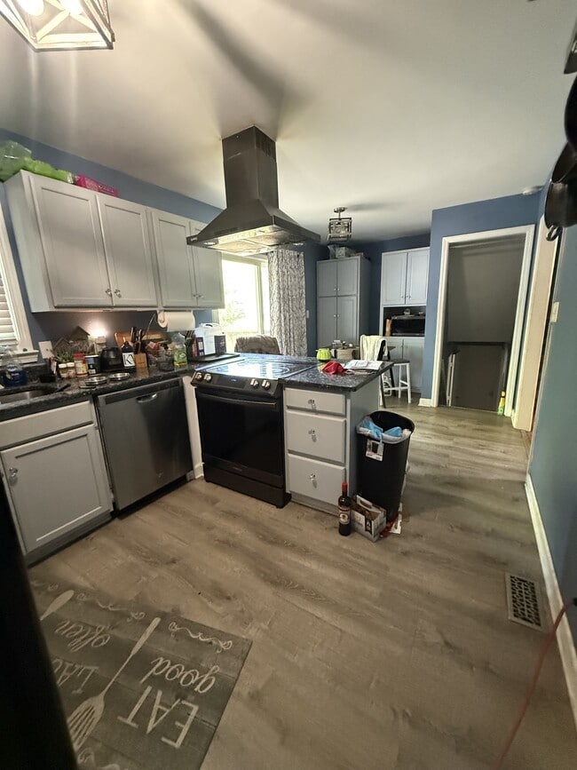Photo - 7010 Sorrell Ln