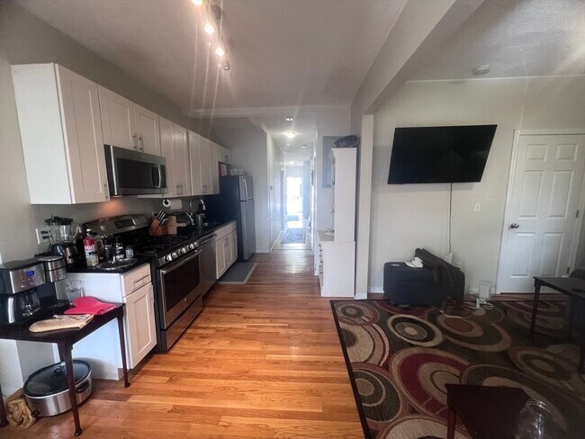 Photo - 50 Oliver St Unidad A