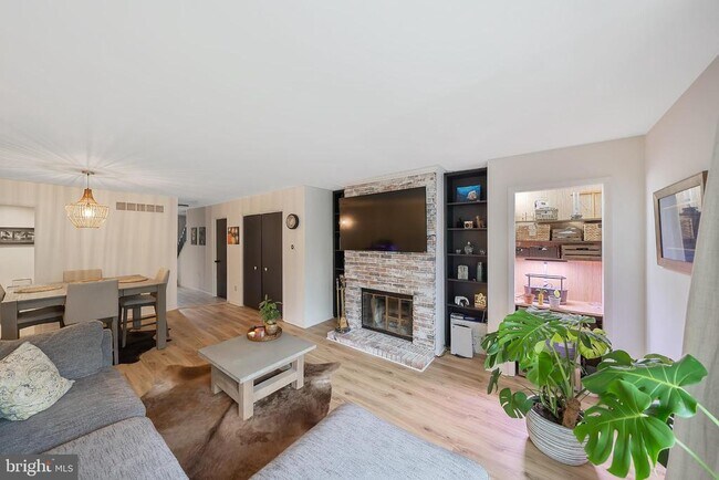 Photo - 7 Foxtail Ct