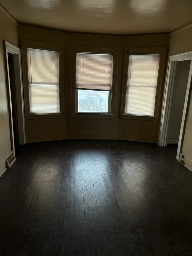 Photo - 15114 Holmur St