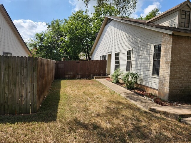 Building Photo - 8811 Clearbrook Trl Rental