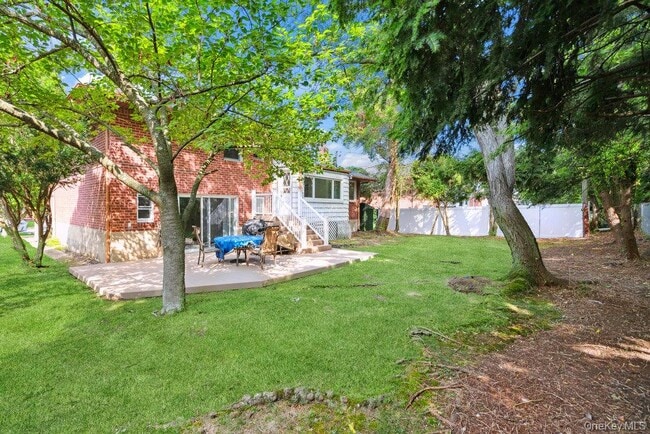 Photo - 72 Winthrop Rd