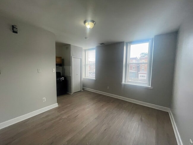 Building Photo - 1309 W Allegheny Ave Unit 2F Rental