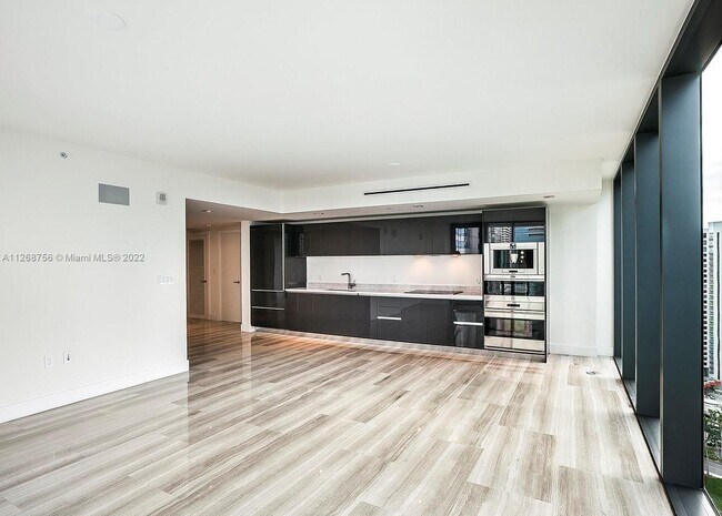 Modern Kitchen - 1451 Brickell Ave Unit 1606