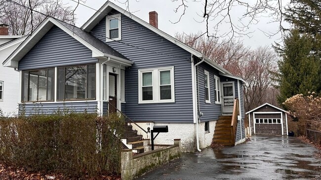 Building Photo - 138 Sherman St Unit 138 Sherman Street