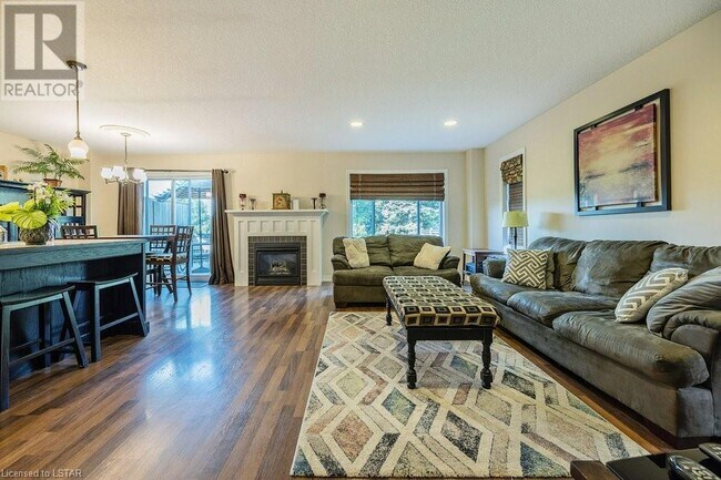 Photo - 6 Peach Tree Blvd