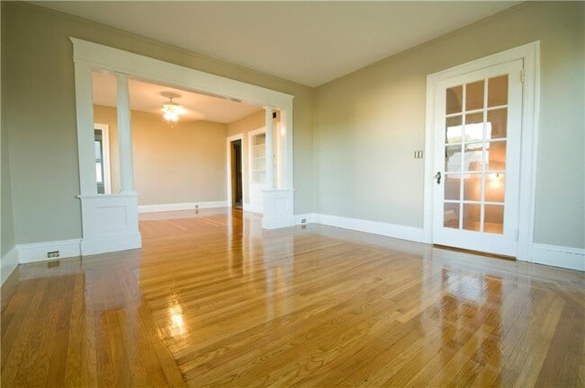 Photo - 48 Moorland Ave