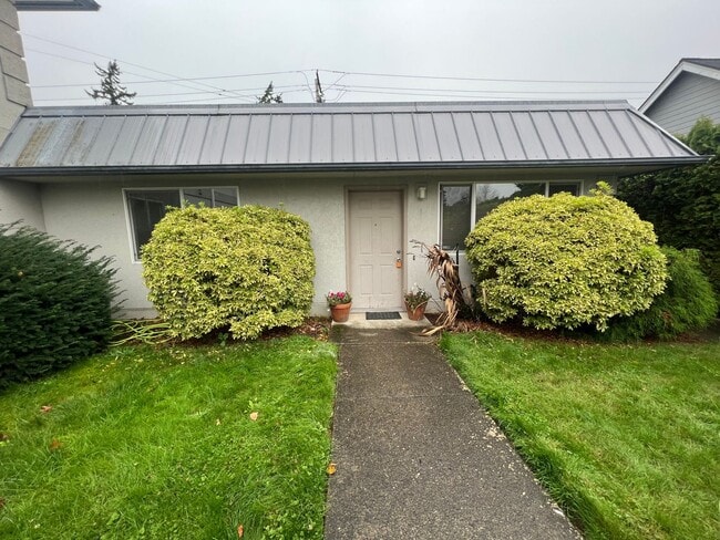 Building Photo - Very Spacious Ground Floor Unit #1 Rental