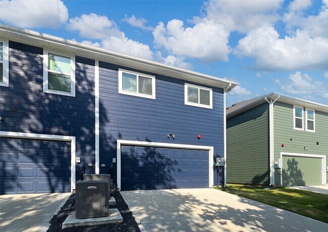 Photo - 2234 Memory Oaks Dr