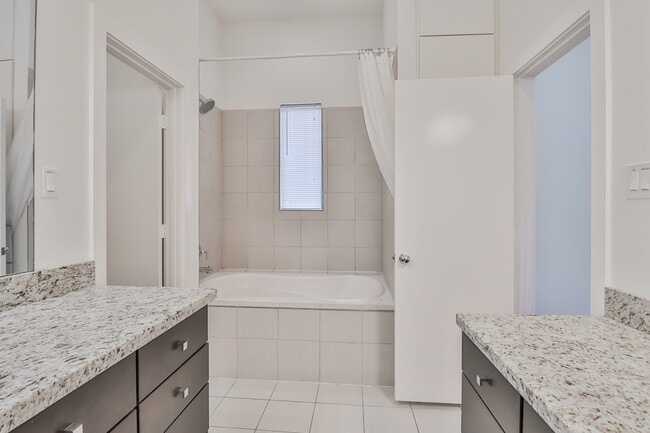 Photo - 4403 Austin St Unit A