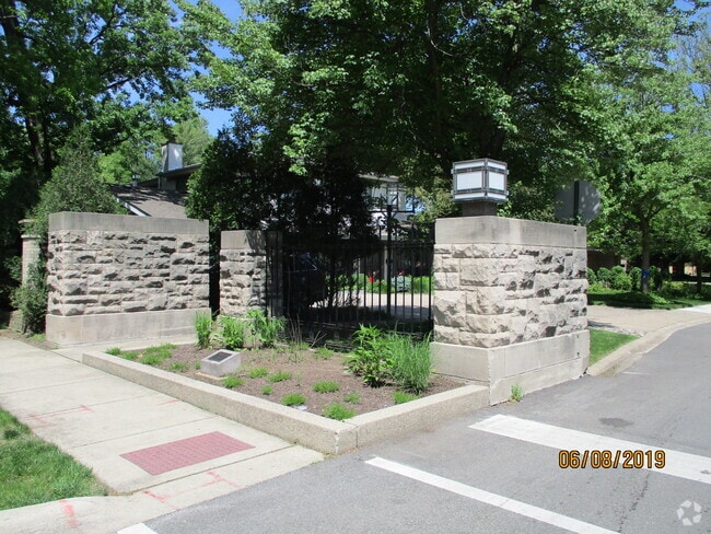 Building Photo - 9538 S Princeton Ave Unit B Rental