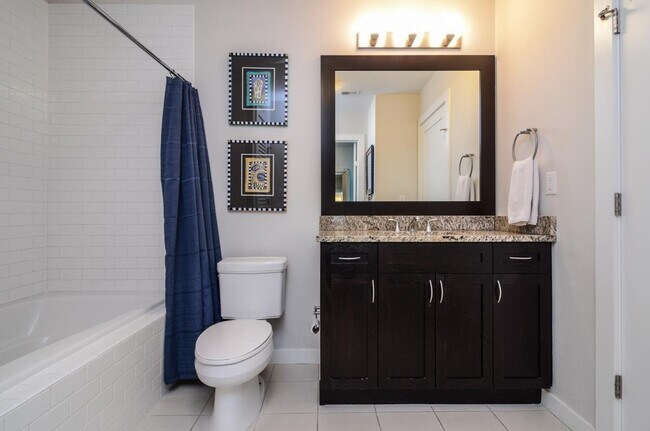 Building Photo - Spectacular space in Nashville's premier condo high-rise