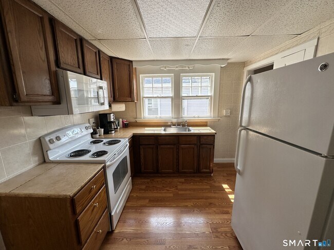 Photo - 128 Grove Pl