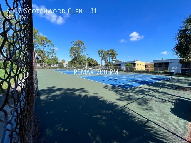 Photo - 6007 Scotchwood Glen