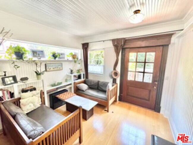 59 Dudley Ave