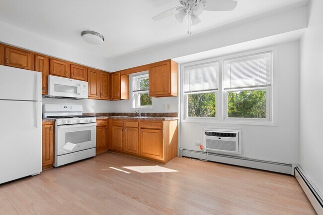 Photo - 7121 W 110th St Unit 2E