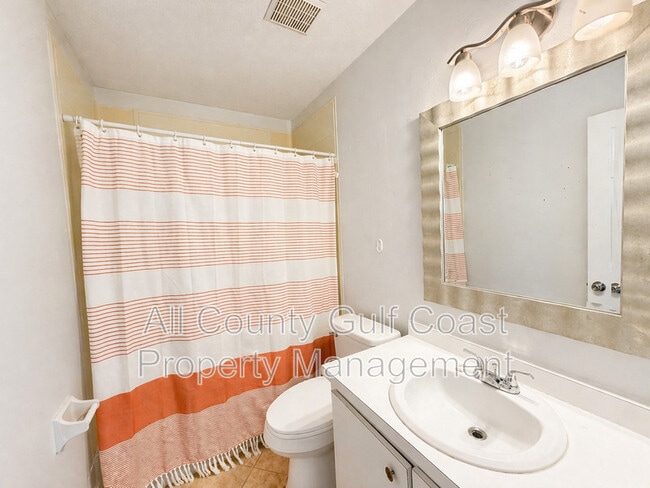 Photo - 4727 34th St W
