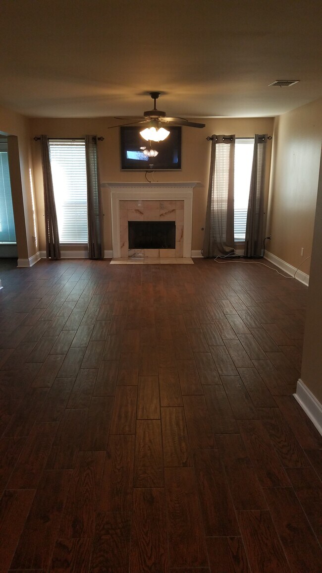 Photo - 40467 Hawthorne Dr