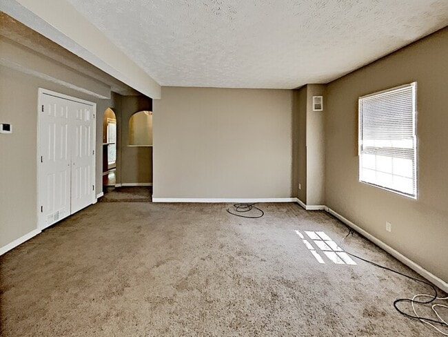 Photo - 6305 Beaver Creek Trail