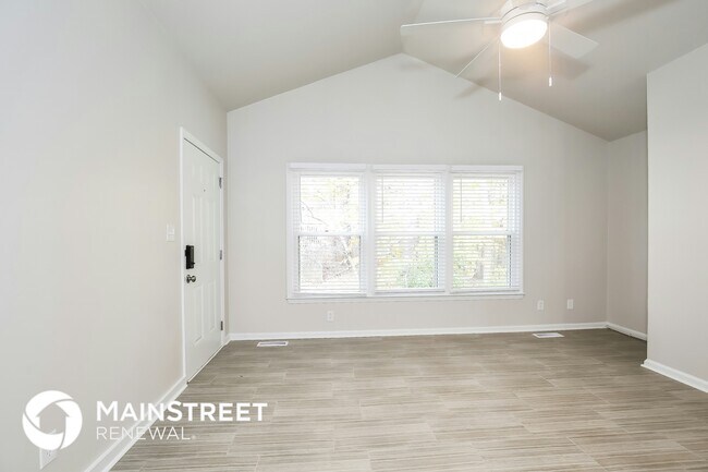 Photo - 3800 King Edward Ct