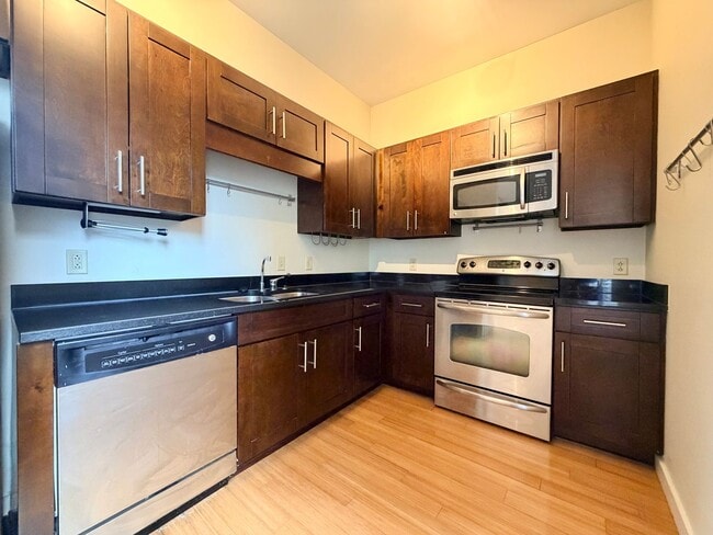 Photo - 1706 18th Ave S