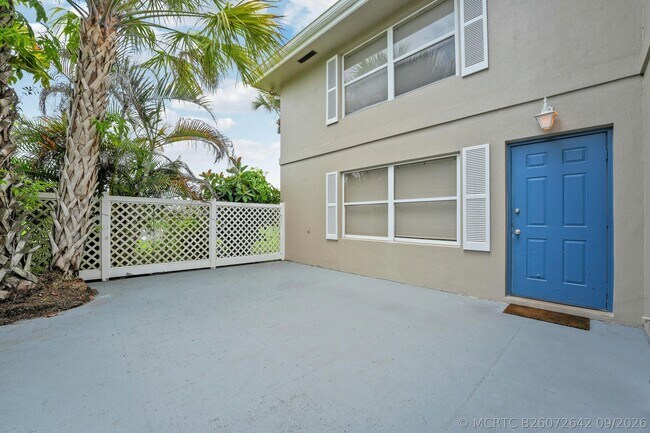 Building Photo - 3449 SW Sunset Trace Cir