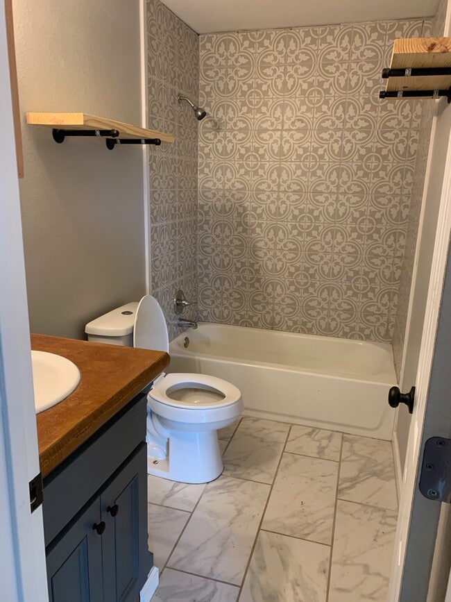 Photo - 806 Edmondson St