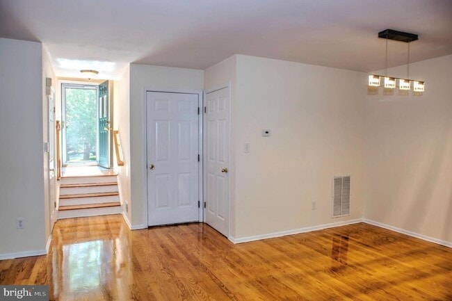 Photo - 12 Taft Ct