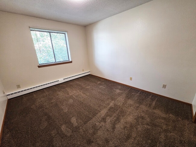 Pine Pointe Apartments