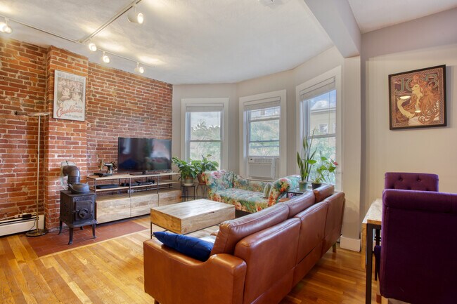 Photo - 248 Hampshire St Unidad 2A Rental