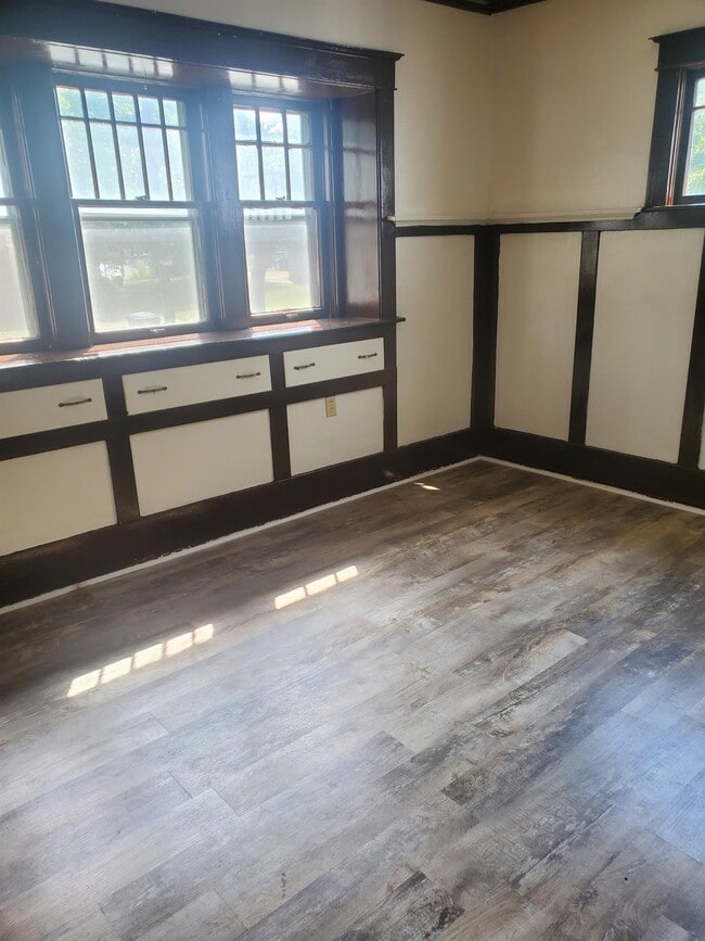 Photo - 601 W Cedar St