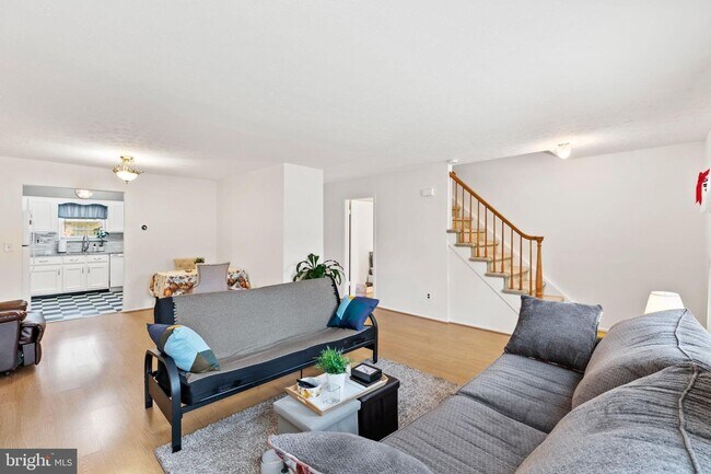 Photo - 32 Pinedale Ct Townhome
