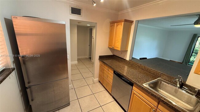 Photo - 8851 N New River Canal Rd Unidad 11E