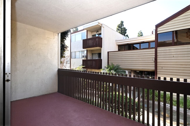 6000 Canterbury Dr Unidad M122