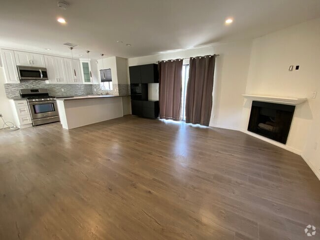 Building Photo - 1801 Victory W Blvd Rental