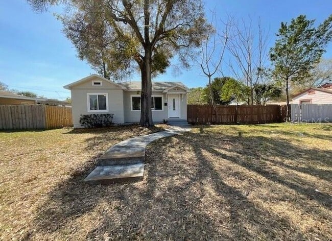 Building Photo - HOUSING VOUCHER ACCEPTED: : Updated St. Pete Home with Private Yard, Hot Tub & More!