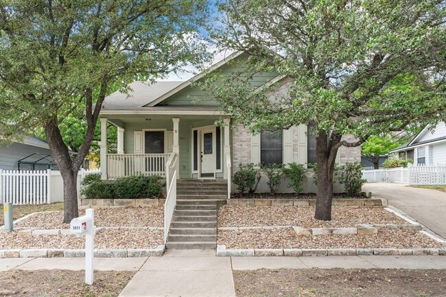 Building Photo - 5911 Steiner